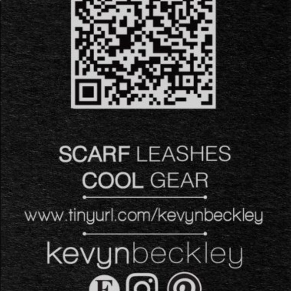 Elegant Small Dog Scarf Leash - Picture 7 of 8